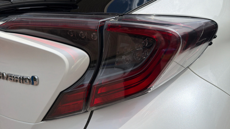 Toyota C-HR 1.8 Hybrid Dynamic 5dr CVT Hybrid Hatchback